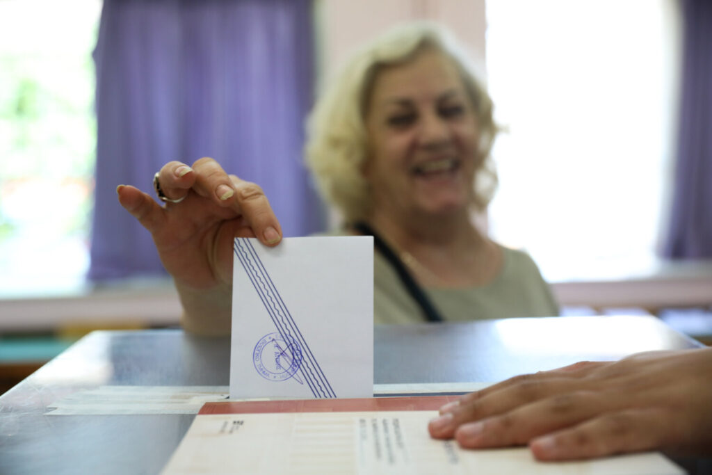 Tέλος η απλή αναλογική στην τοπική αυτοδιοίκηση – Εκλογή δημάρχου με 43%+1