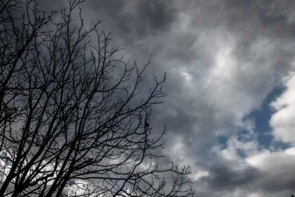 Έκτακτο δελτίο επιδείνωσης καιρού: Έρχονται βροχές και χαλάζι