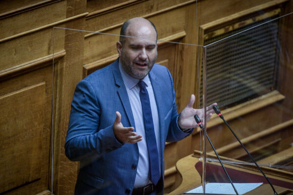 Στο νοσοκομείο με κορωνοϊό ο Δ. Μαρκόπουλος – «Εκλιπαρώ όλους να μην υποτιμούν την ασθένεια»