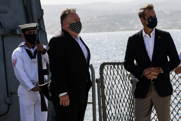 Ο Πομπέο αποχαιρέτισε με αναφορά στην Ελλάδα και φωτογραφία Μητσοτάκη