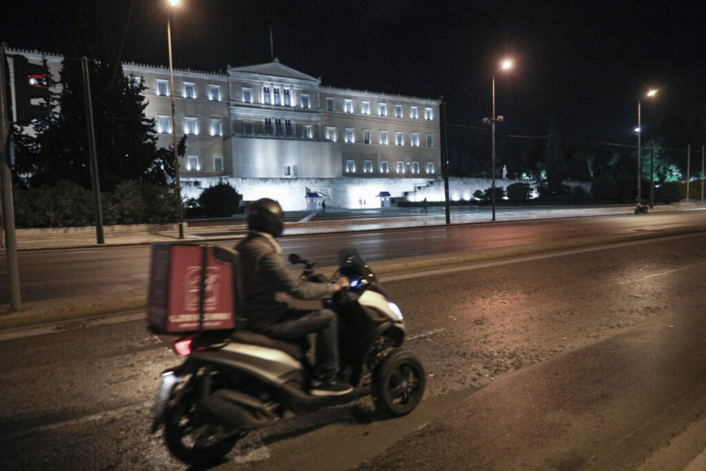 Ένταξη κούριερ και ντελίβερι στα Βαρέα και Ανθυγιεινά ζητά ο ΣΥΡΙΖΑ