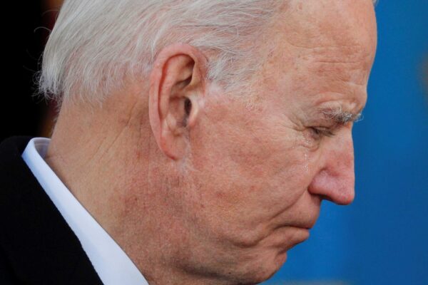 Τα δάκρυα του Τζο Μπάιντεν πριν αναχωρήσει για Ουάσιγκτον