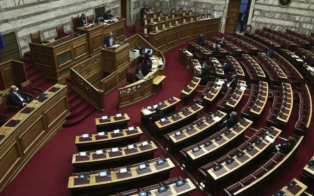 Βουλή: Με συντριπτική πλειοψηφία η επέκταση των χωρικών υδάτων στα 12 ν.μ. στο Ιόνιο