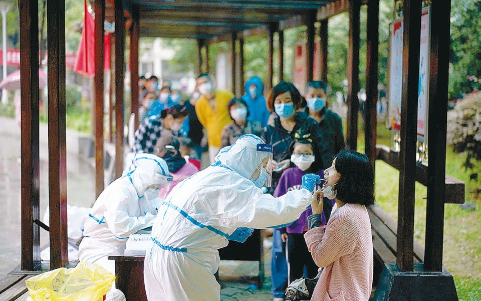 Πόρισμα εμπειρογνωμόνων: Καθυστέρησαν Κίνα και ΠΟΥ με την πανδημία
