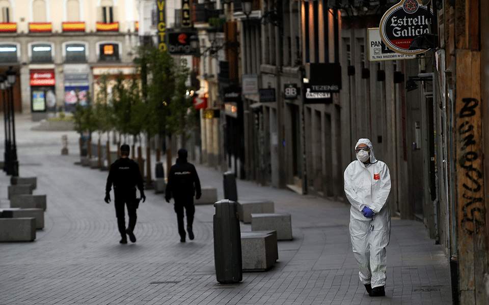 Κορωνοϊός: Τις Βρυξέλλες κατηγορεί για τις ελλείψεις στα εμβόλια η Ισπανία