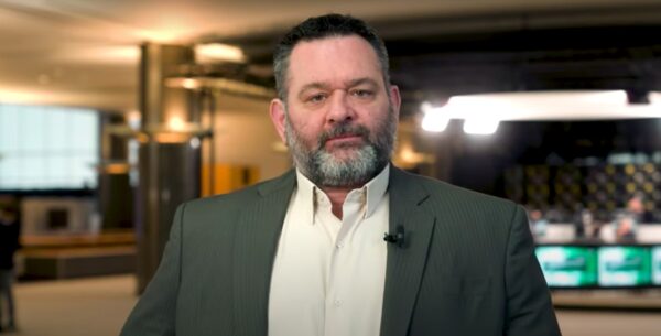 Η αρμόδια επιτροπή του ευρωκοινοβουλίου εισηγείται άρση ασυλίας για το Γιάννη Λαγό