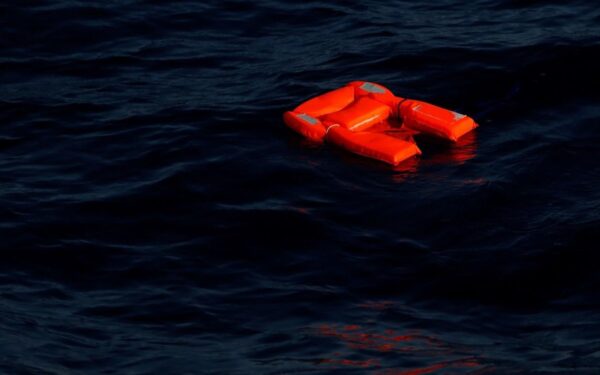 Νέο ναυάγιο με δεκάδες νεκρούς ανοιχτά της Λιβύης