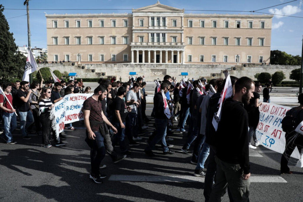 Απαγορεύονται οι συναθροίσεις άνω των 100 ατόμων μέχρι την 1η Φεβρουαρίου