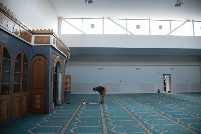 Βοτανικός: Τηλεφώνημα για βόμβα στο τέμενος