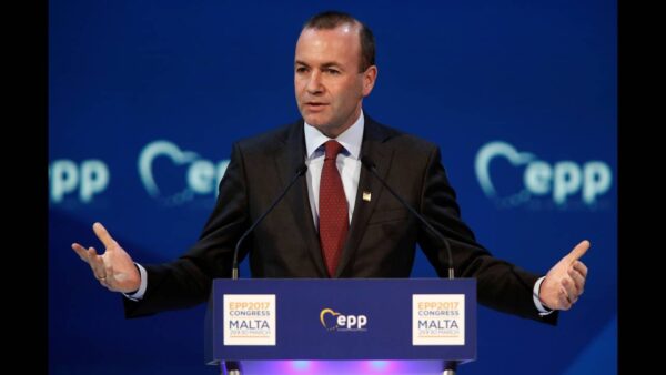 Βέμπερ: Η ΕΕ να τιμωρήσει τον Πούτιν για τη σύλληψη του Ναβάλνι επιβάλλοντας οικονομικές κυρώσεις