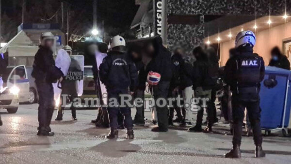 Ένταση και προσαγωγές έξω από το Νοσοκομείο της Λαμίας για τον Κουφοντίνα (video)