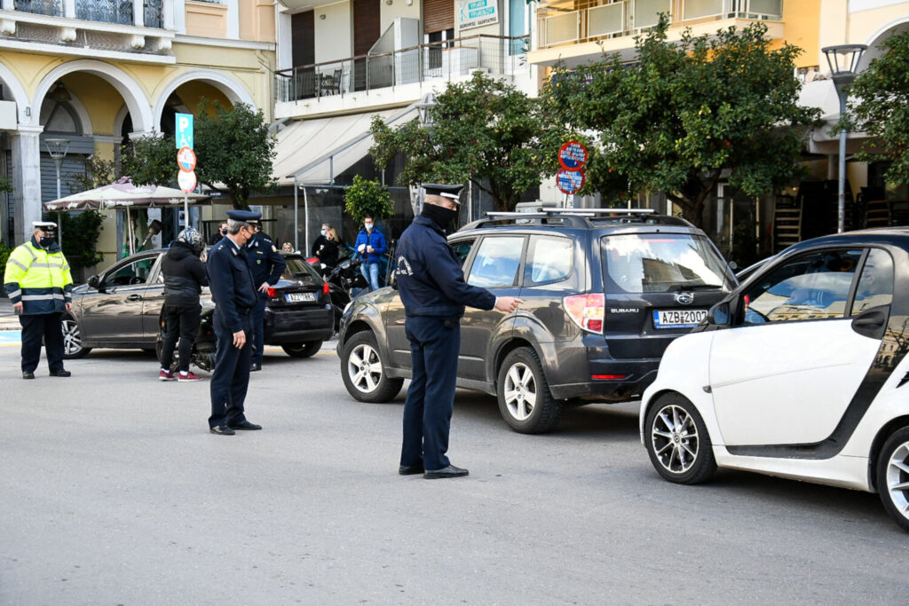 Κορωνοϊός : «Πρωταθλήτρια» και στις παραβάσεις η Αττική – Βροχή τα πρόστιμα