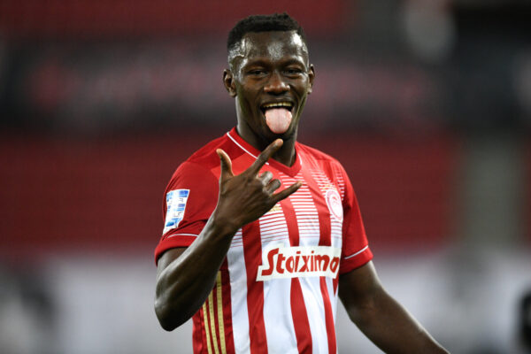 Ολυμπιακός: Ένα βήμα από την έξοδο Καμαρά και Σα – Άμεσα οι αντικαταστάτες