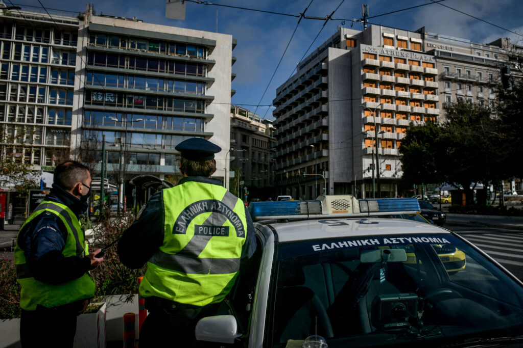 Koρωνοϊός: Τρεις συλλήψεις και πρόστιμα 357.000 ευρώ για παραβίαση των μέτρων