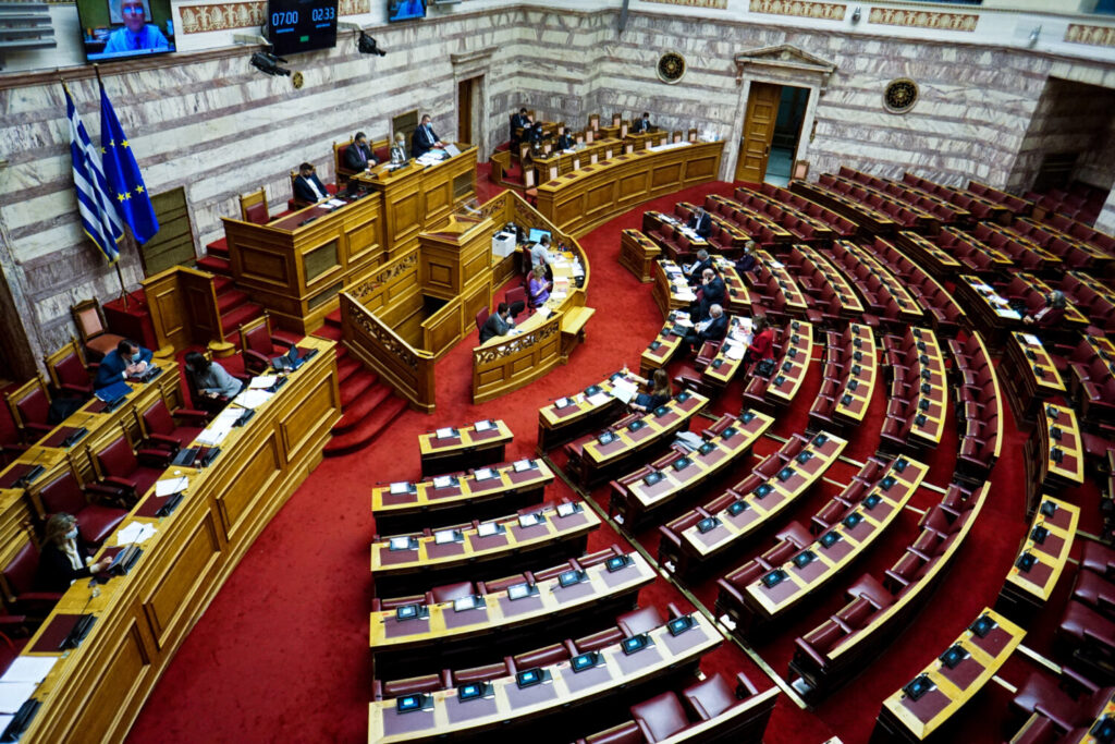 Πόλεμος στη Βουλή με την τροπολογία για την ασυλία των λοιμωξιολόγων – Αποχωρεί ο ΣΥΡΙΖΑ