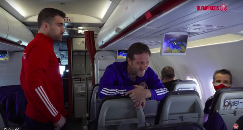 Από τον πιλότο του αεροπλάνου έμαθαν στον Ολυμπιακό για την κλήρωση με την Άρσεναλ (video)