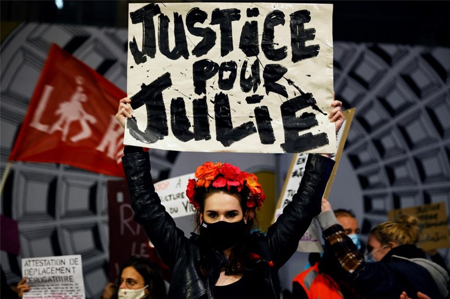 Γαλλίδα καταγγέλλει ότι τη βίαζαν κατ’ εξακολούθηση 20 πυροσβέστες όταν ήταν έφηβη