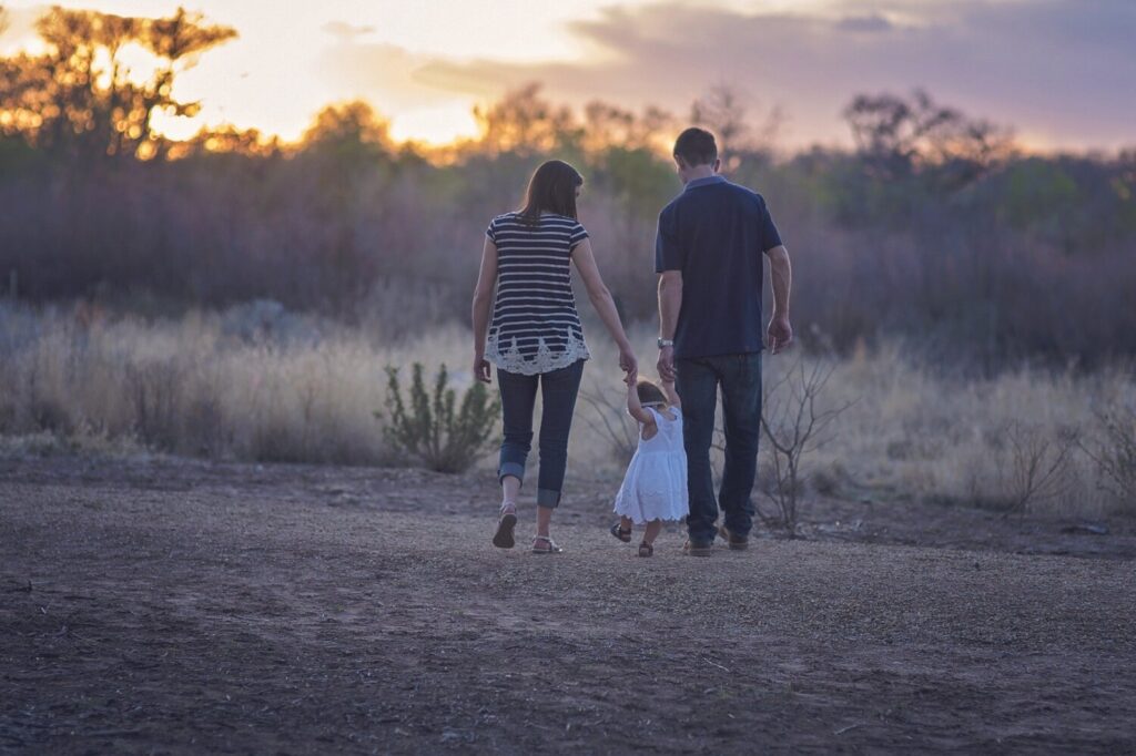 Νομοσχέδιο για Οικογενειακό Δίκαιο: Τι αλλάζει στις σχέσεις διαζευγμένων γονέων-παιδιών – Τα άρθρα