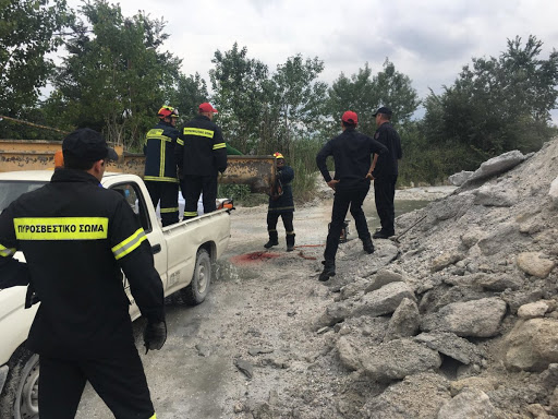 Επιχείρηση απεγκλωβισμού για 2 ανθρώπους στο Ρέμα της Γκούρας