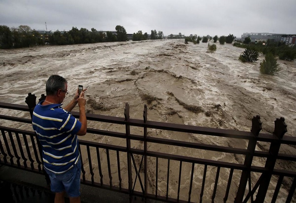 Σαρωτικές πλημμύρες στη Γαλλία – «Φούσκωσε» ο Σηκουάνας