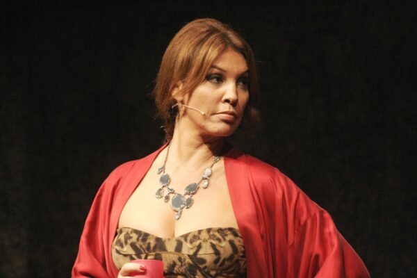 H Βάνα Μπάρμπα: Συγγνώμη για τη στάση που κράτησα στις καταγγελίες σεξουαλικής βίας (video)