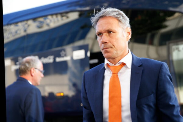 Φαν Μπάστεν: «Το ποδόσφαιρο θα είναι καλύτερο χωρίς οφσάιντ»