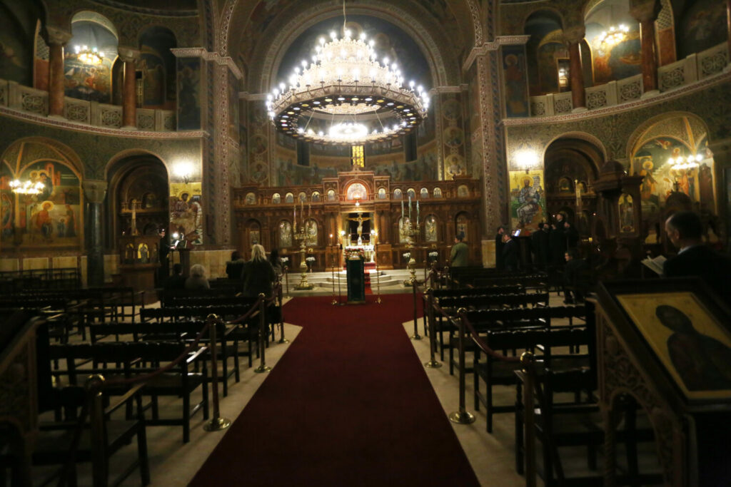 Κορωνοϊός: Πάνω από 500 άτομα σε εξόδιο ακολουθία αρχιμανδρίτη στον Άγιο Στέφανο!