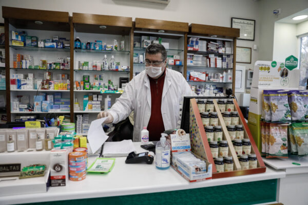 Υπουργείο Υγείας: Στα φαρμακεία της γειτονιάς φάρμακα υψηλού κόστους – Τα νέα μέτρα  μετά το πρωτοφανές επεισόδιο στον ΕΟΠΥΥ Αλεξάνδρας