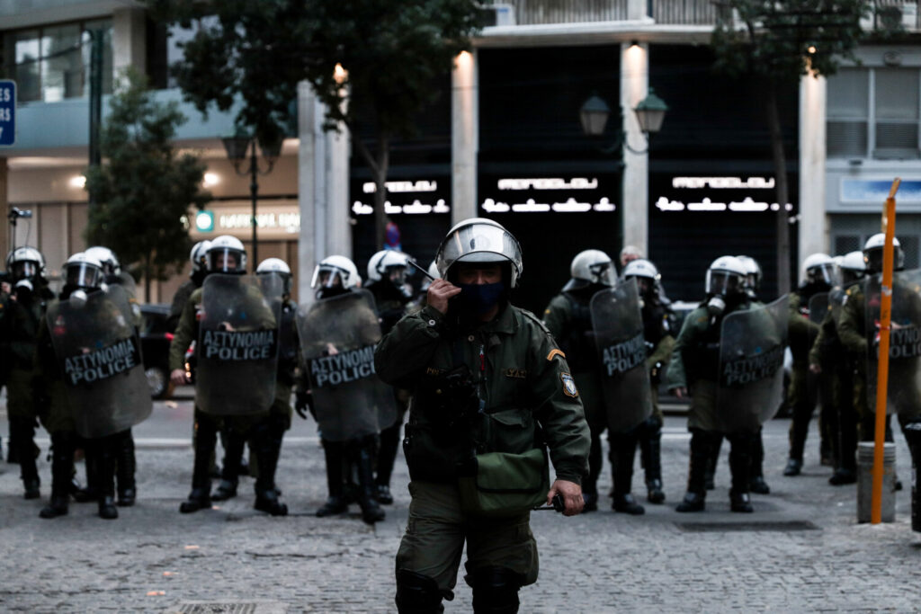 Μπαράζ επιθέσεων – Πού «χτύπησαν» οι αντιεξουσιαστές