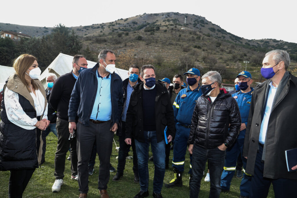 Πέτσας από Θεσσαλία: Τη Δευτέρα κατατίθενται 300.000 ευρώ σε κάθε σεισμόπληκτο δήμο