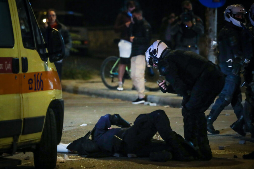 Νέα Σμύρνη: Ένας από αυτούς που ξυλοκόπησαν τον αστυνομικό ανάμεσα στους συλληφθέντες
