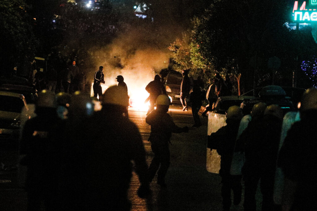 ΣΥΡΙΖΑ: «Καταδικάζουμε απερίφραστα την επίθεση σε αστυνομικό»