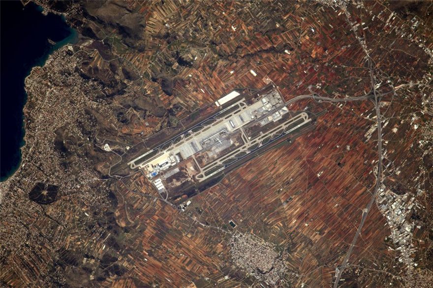 Διαστημικές ευχές για την 25η Μαρτίου – Η φωτογραφία της Αθήνας από το διάστημα