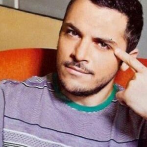 Κώστας Δόξας: Απομακρύνεται από το J2US μετά την καταδίκη του για ενδοοικογενειακή βία – Η επίσημη ανακοίνωση του OPEN