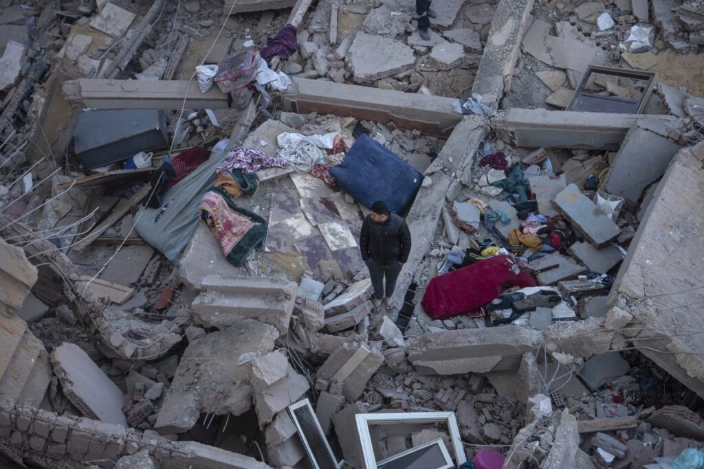 Αίγυπτος: Στους 23 οι νεκροί από την κατάρρευση της δεκαώροφης πολυκατοικίας στο Κάιρο
