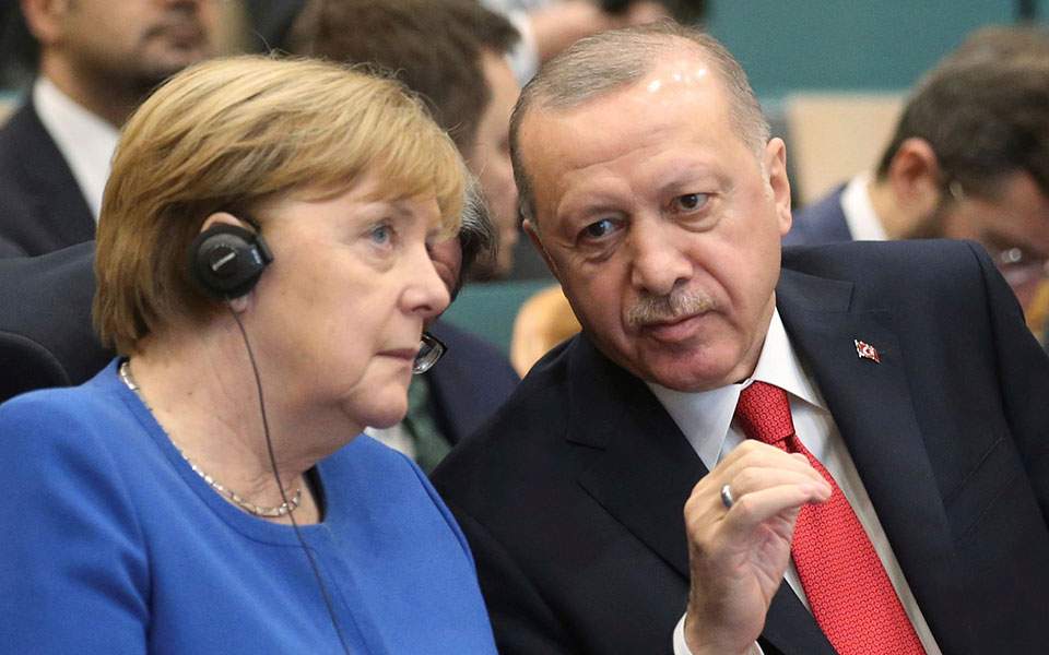 Ερντογάν σε Μέρκελ: Η Ελλάδα πρέπει να ενθαρρυνθεί για διάλογο – Δεν θέλουμε ένταση