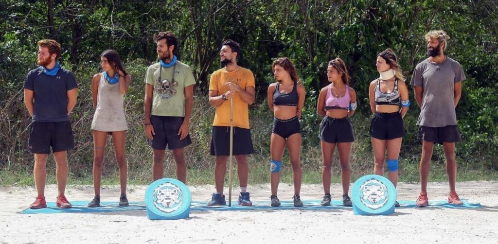 Survivor 4: «Εμπόλεμη ζώνη» η παραλία των Μπλε – Επίθεση στο Νίκο Μπάρτζη