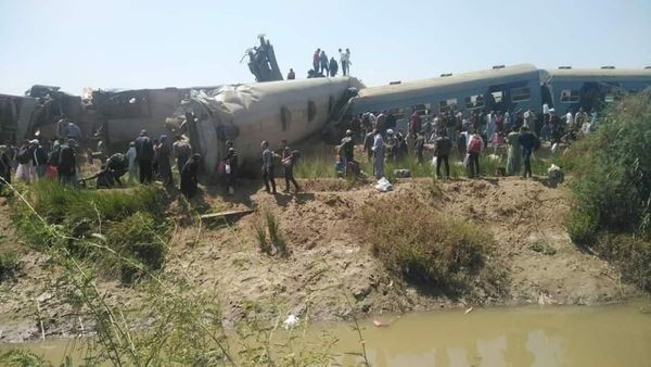Σύγκρουση τρένων στην Αίγυπτο: Τουλάχιστον 32 νεκροί και 66 τραυματίες (εικόνες και video)