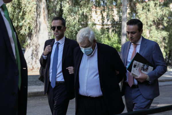 Folli Follie: Παραπομπή  σε δίκη της οικογένειας Κουτσολιούτσου και άλλων 18 κατηγορουμένων ζητεί ο εισαγγελέας