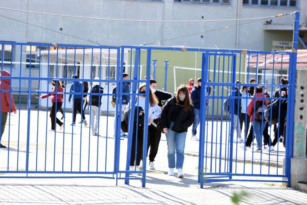 ΣΥΡΙΖΑ: Να συγκληθούν οι Επιτροπές της Βουλής για το ασφαλές άνοιγμα της εκπαίδευσης