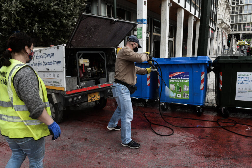 Υπάλληλος του δήμου Θεσσαλονίκης βρήκε και παρέδωσε τσάντα με 1000 ευρώ