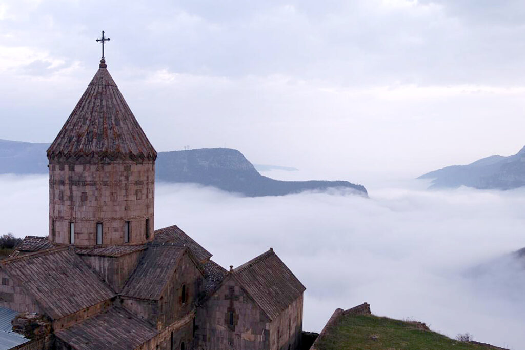 ΕΡΤ2: Νέα σειρά ντοκιμαντέρ για «Τα μοναστήρια της Ευρώπης»