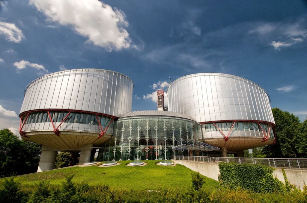 Ευρωπαϊκό Δικαστήριο: Αναγκαίος ο υποχρεωτικός εμβολιασμός σε μια δημοκρατική κοινωνία