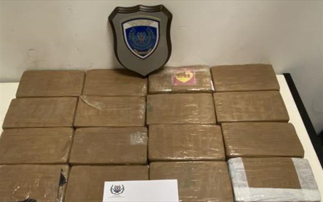 Λιμενικό: Πάνω από 22 κιλά κοκαΐνης βρέθηκαν μέσα σε φορτηγό στο λιμάνι της Πάτρας