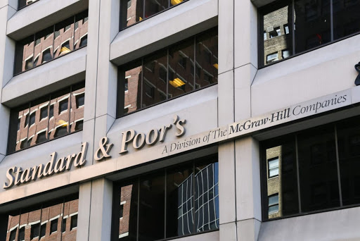 Standard & Poor’s: Αναβάθμισε την πιστοληπτική ικανότητα της Ελλάδας