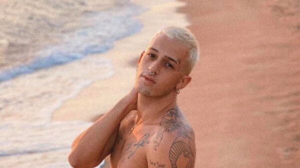 Ο Τάσος Ξιαρχό το έσκασε από το νοσοκομείο και βρέθηκε στη Νίκαια