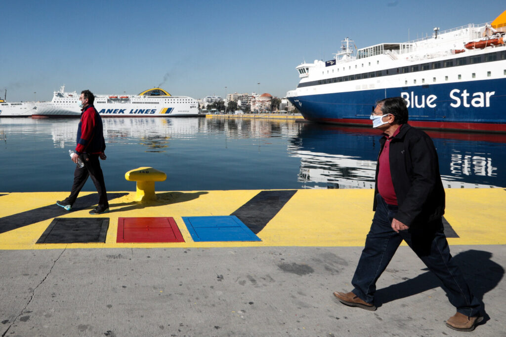 Αυξημένη η κίνηση στον Πειραιά – Αύξηση της πληρότητας στα πλοία ανακοίνωσε ο Πλακιωτάκης