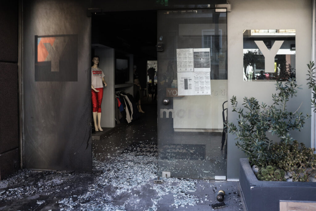 Τι δείχνουν οι έρευνες της αστυνομίας για την επίθεση στις επιχειρήσεις Χαρδαλιά