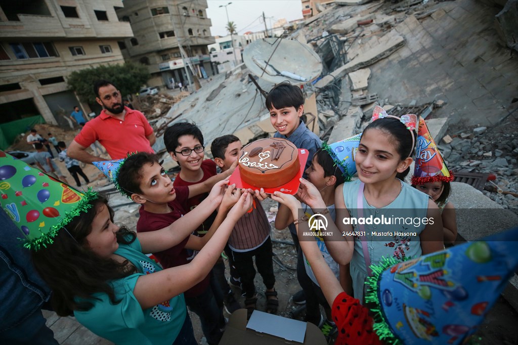 Γάζα: Η συγκλονιστική φωτογραφία που έγινε viral – Το πάρτι γενεθλίων ενός 13χρονου στα ερείπια