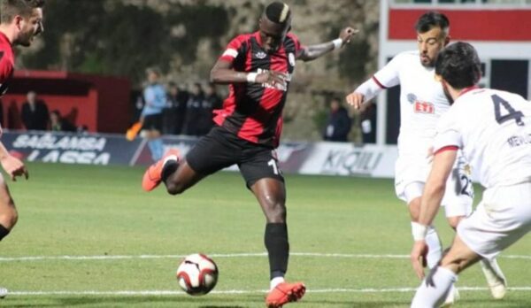 Αυτός είναι ο εξτρέμ που κυνηγά ο Ολυμπιακός – Στο στόχαστρο μεγάλων ομάδων